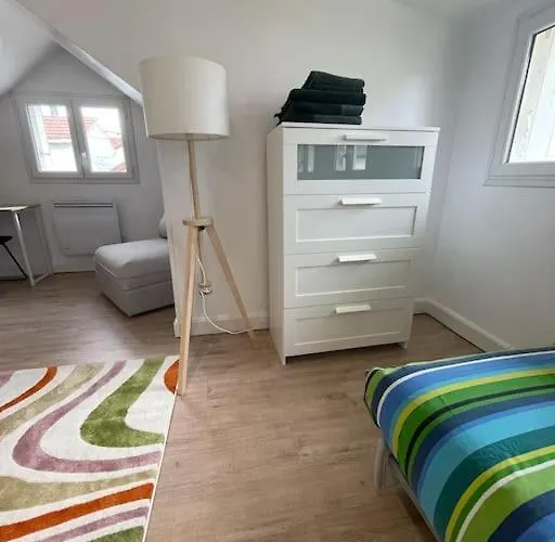 Дом отдыха Maison Proche De Paris *